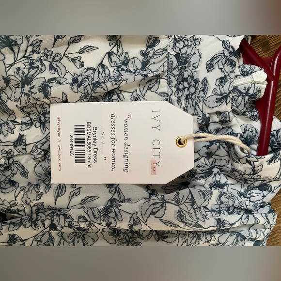 Ivy City Brynley Dress - Picture 4 of 5